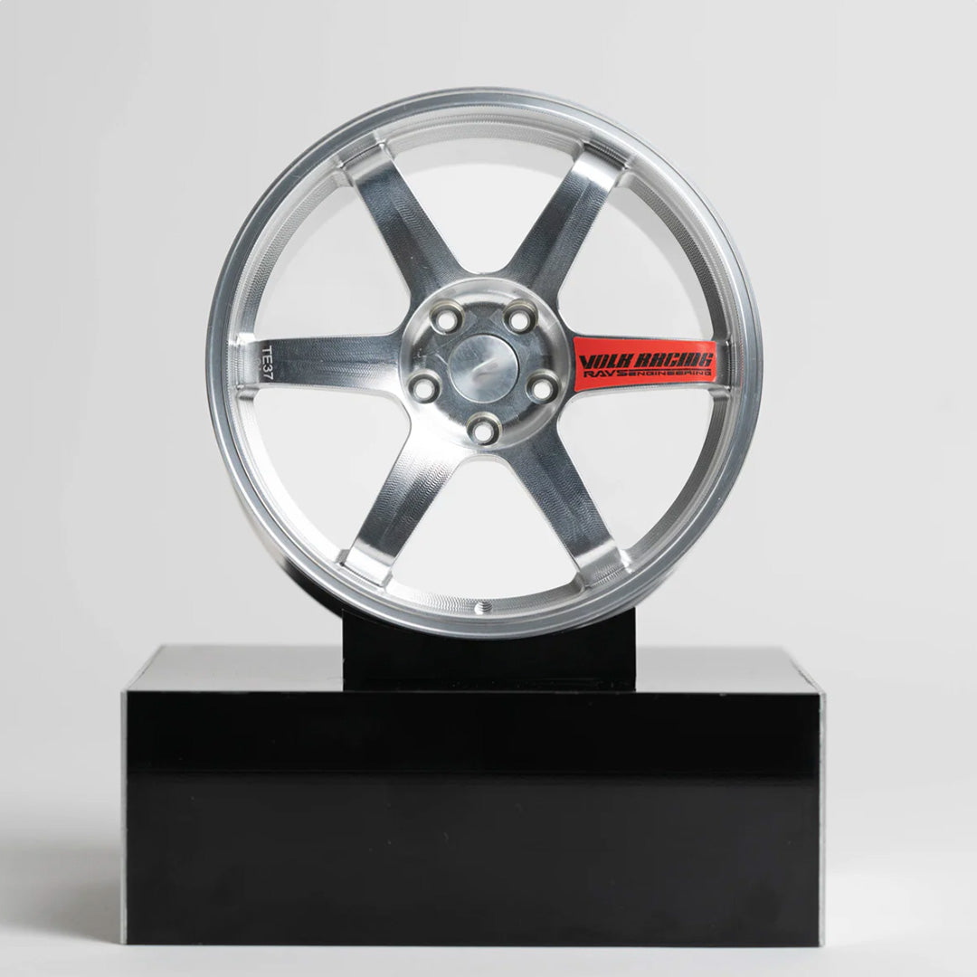 Rays | TE37 | Silver (Red)